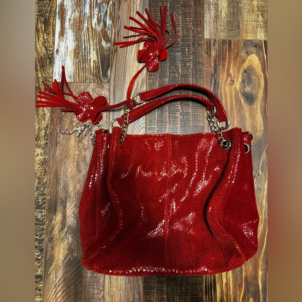 🥰❤️❤️❤️Ravishingly Red Shoulder/Handbag